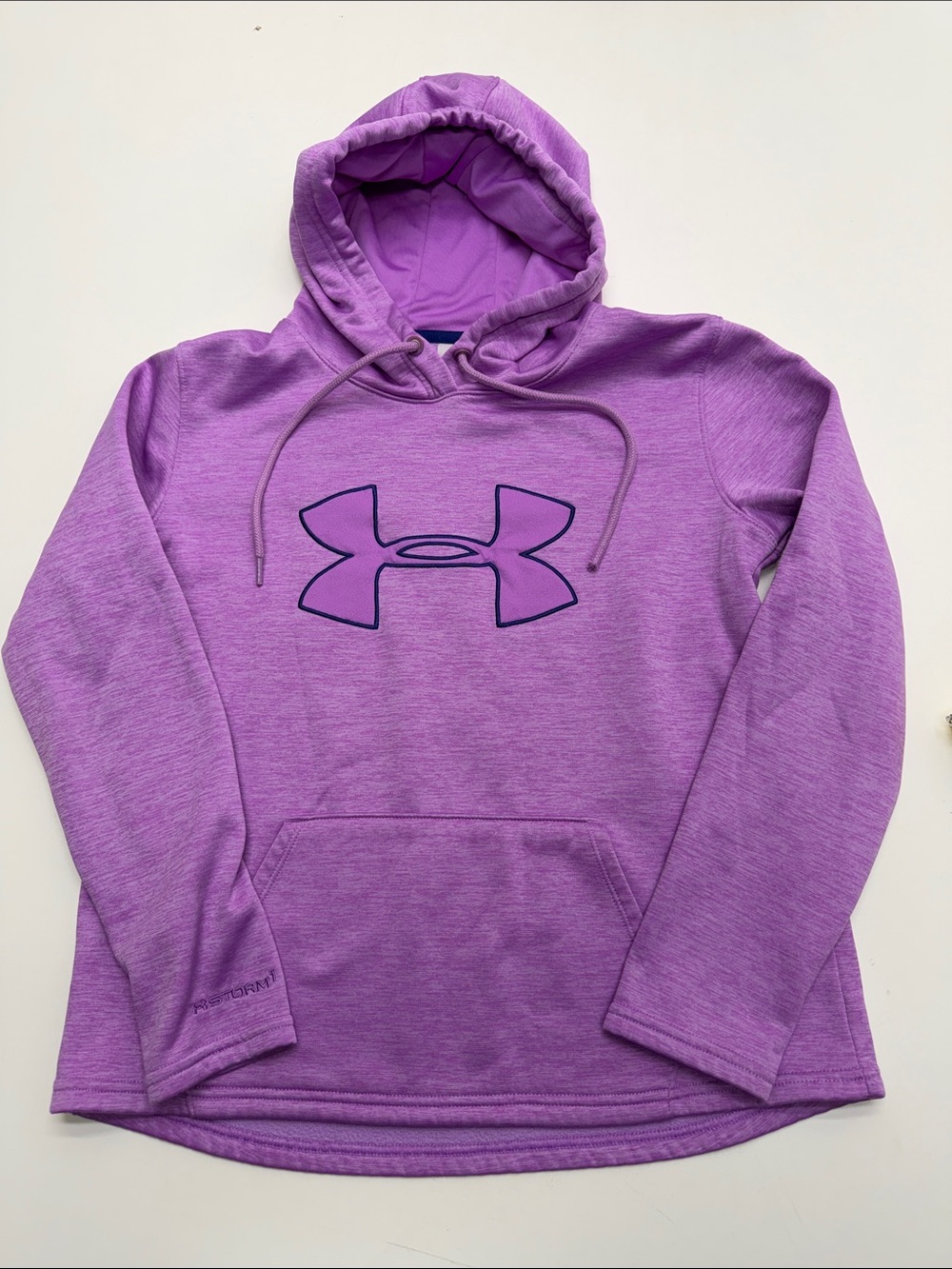 UNDER ARMOUR Women’s Medium Purple Performance Hoodie Sweatshirt
